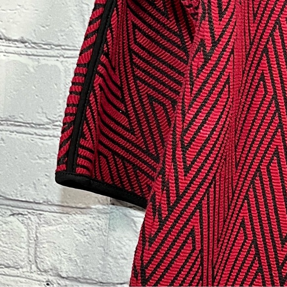 Chico’s Red Black Diamond 3/4 Sleeve Stretchy Top Womens Size 1 Boat Neck - Picture 9 of 13
